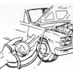 Dibujo para colorear Dibujo De Mecanico Midiendo Las Compresiones De Un Vehiculo Para Pintar Y Colorear