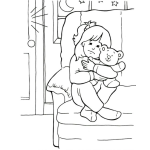 Dibujo para colorear Dibujo De Nina Abrazando A Su Osito En Un Sofa Para Pintar Y Colorear